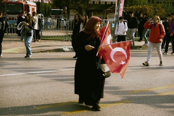 Découvrez des méthodes innovantes pour concevoir des œuvres d"art à partir de matériaux recyclés !
